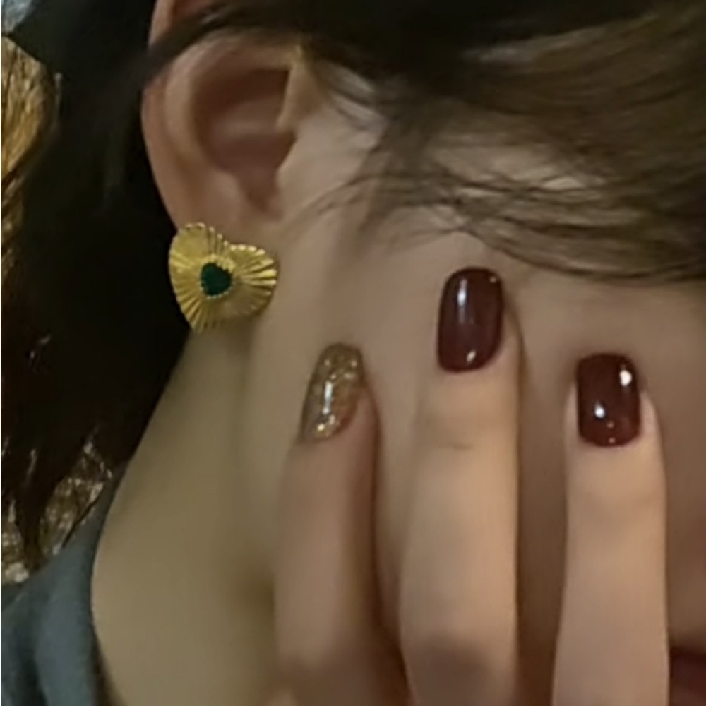 Earrings/ vintage/ gold-plated copper/ zirconia. Perfect for dress/ jumper. - Picture 2 of 2